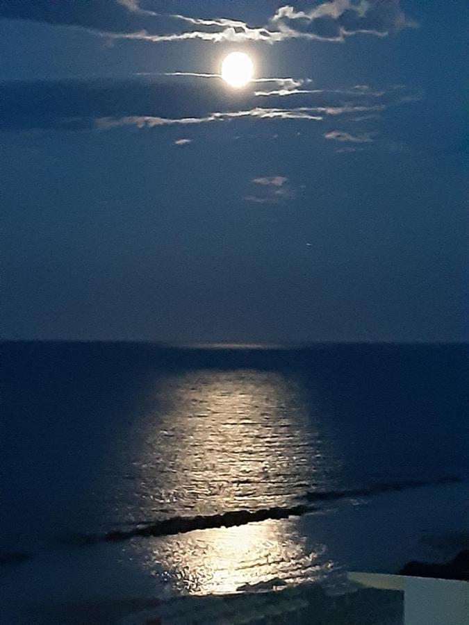 Апартаменты La Terrazza Sul Mare Монтесильвано Экстерьер фото