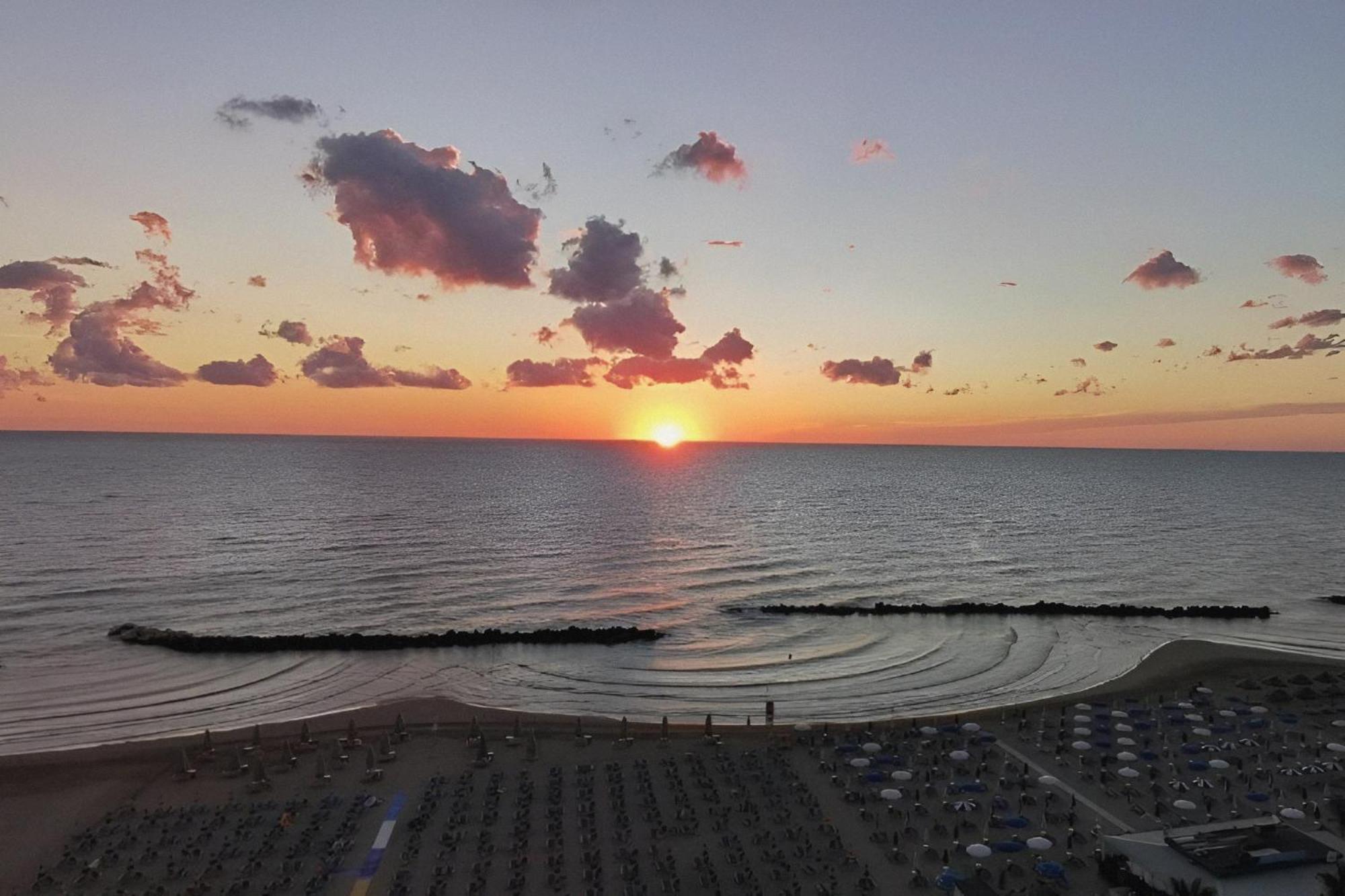 Апартаменты La Terrazza Sul Mare Монтесильвано Экстерьер фото